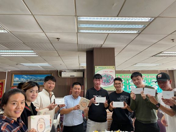 深圳片区第一联合党支部开展小梅沙海滨栈道徒步活动